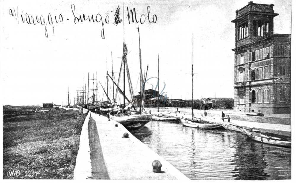 Lungo il Molo Viareggio Anno 1900