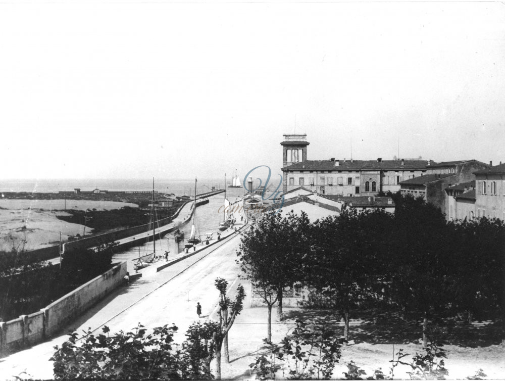 Veduta su piazza Garibaldi Viareggio Anno 1900
