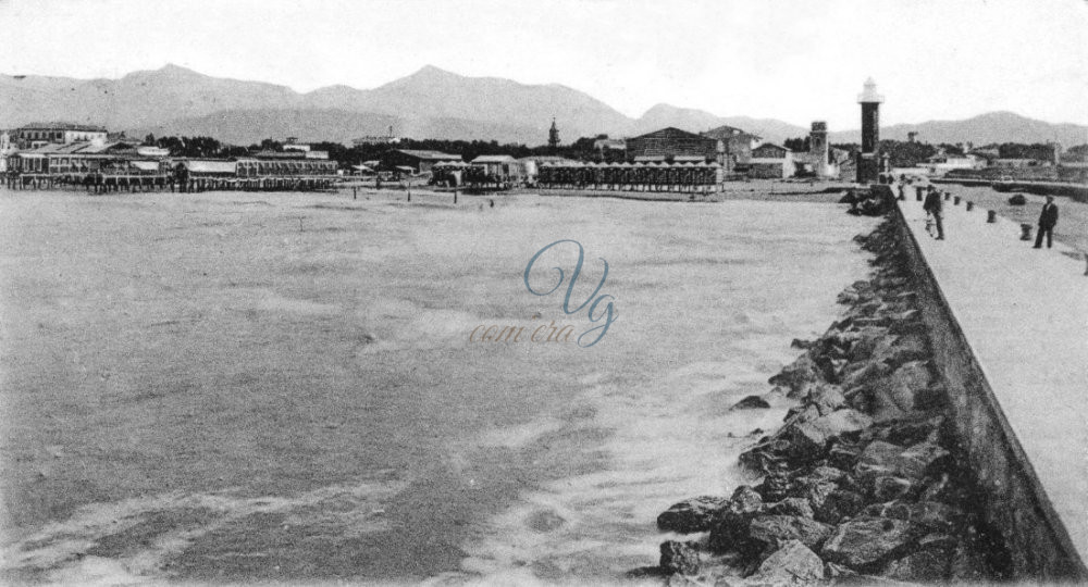 Molo e spiaggia Viareggio Anno 1908