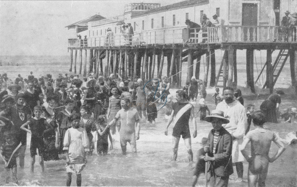 Bagni e spiaggia Viareggio Anni '10