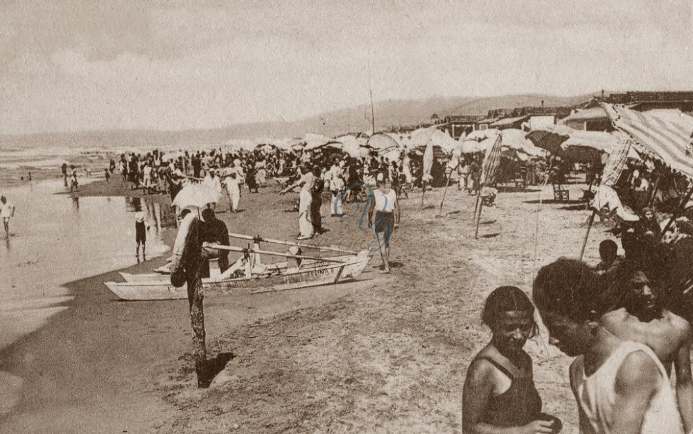 Bagnanti in spiaggia Viareggio Anni '20