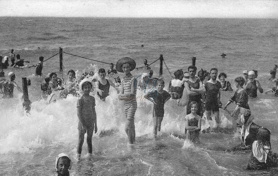 Bagno in mare Viareggio Anni '20