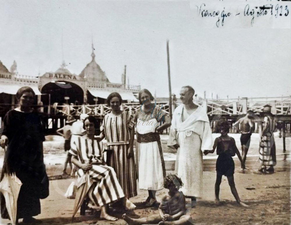 Bagnanti al Balena Viareggio Anno 1923