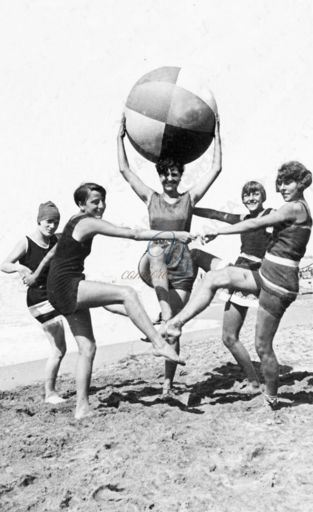 Vita da spiaggia Viareggio Anni '30