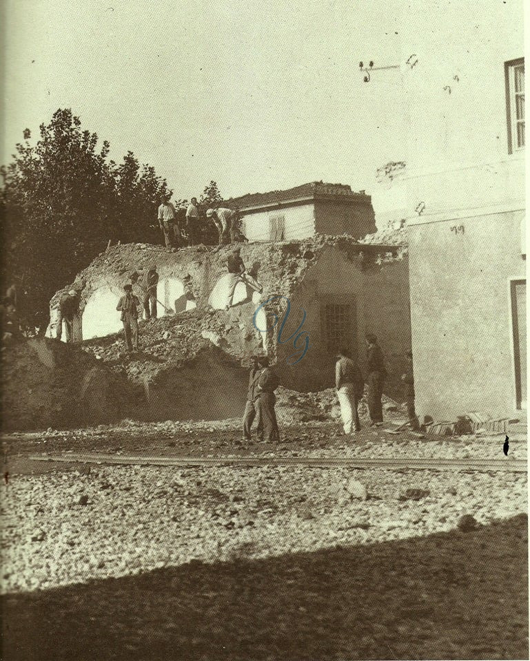 Demolizione palazzo del Commissario Viareggio Anno 1933