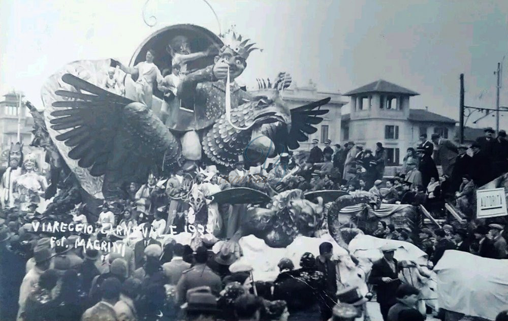 Satelliti al carnevale Viareggio Anno 1933