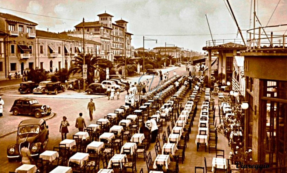 Passeggiata e tavolini Viareggio Anno 1939