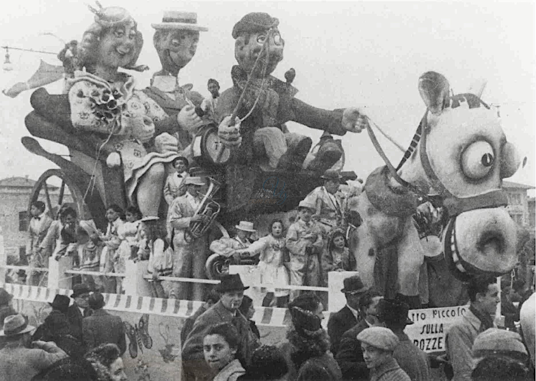 Sulla carrozzella Viareggio Anno 1940