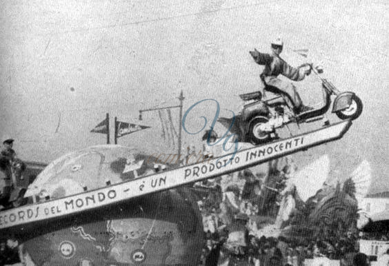 Carro pubblicitario Viareggio Anno 1949