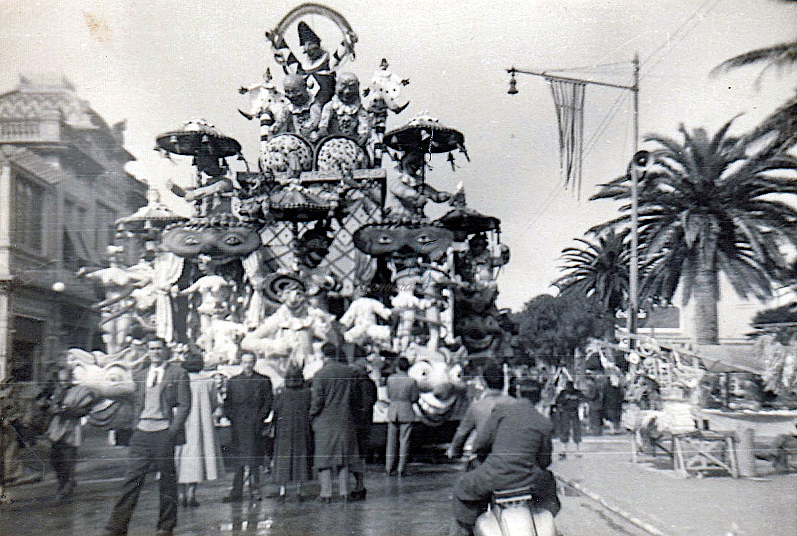 Pioggia carnevalesca Viareggio Anno 1949