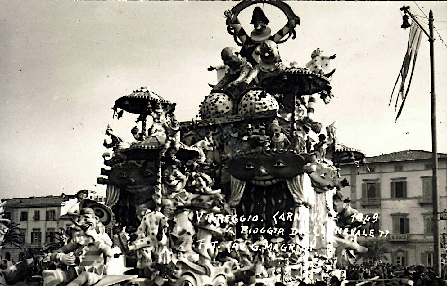 Pioggia carnevalesca Viareggio Anno 1949