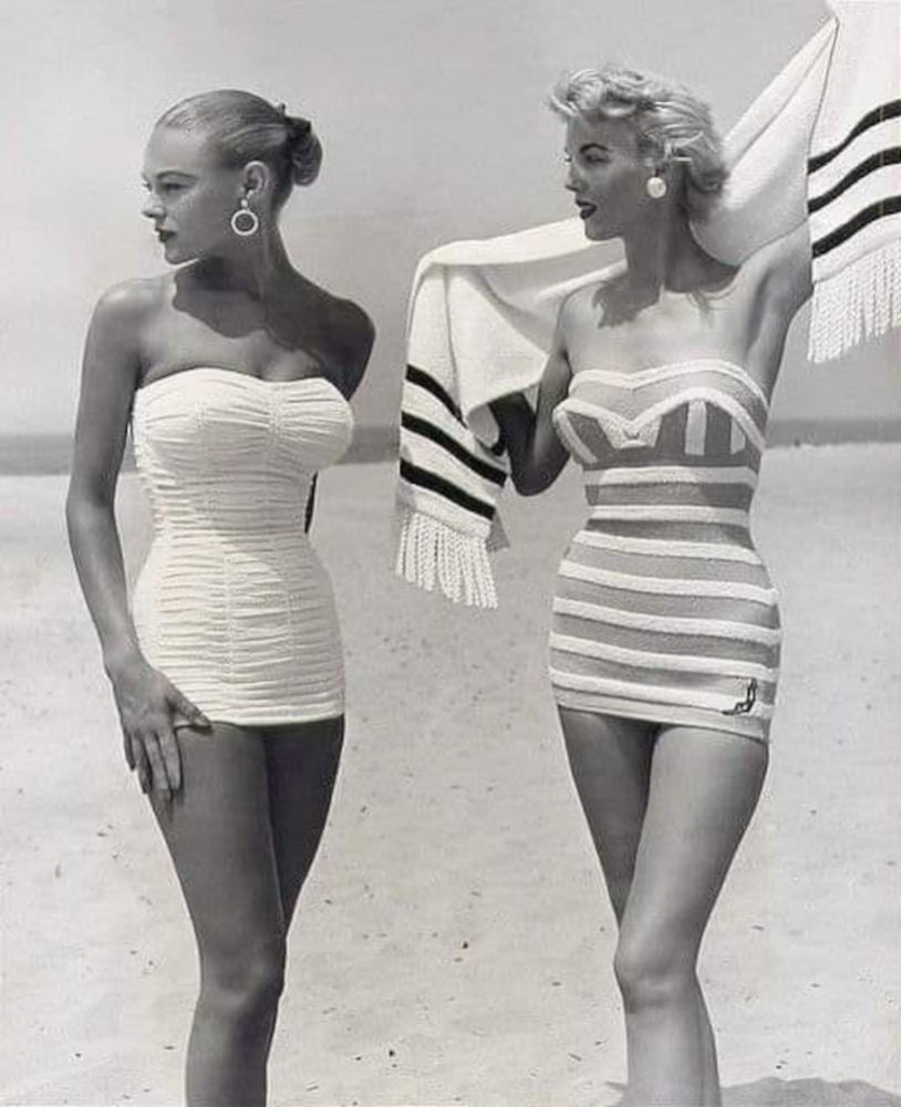 Modelle in spiaggia Viareggio Anni '50