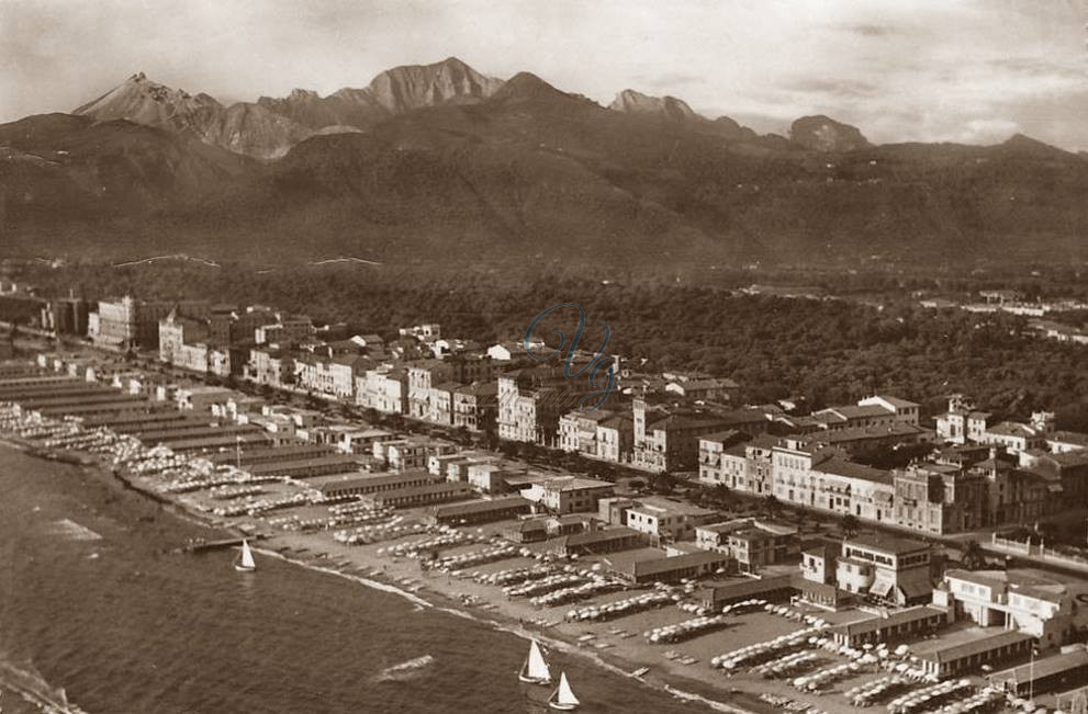 Panorama aereo spiaggia Viareggio Anni '50
