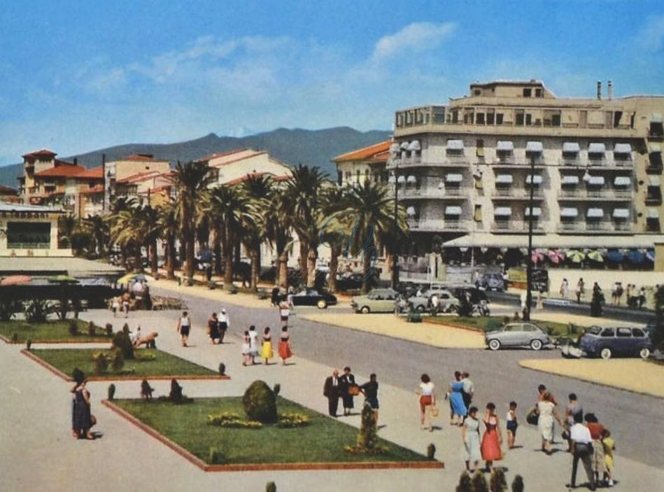 Piazza Mazzini Viareggio Anni '50