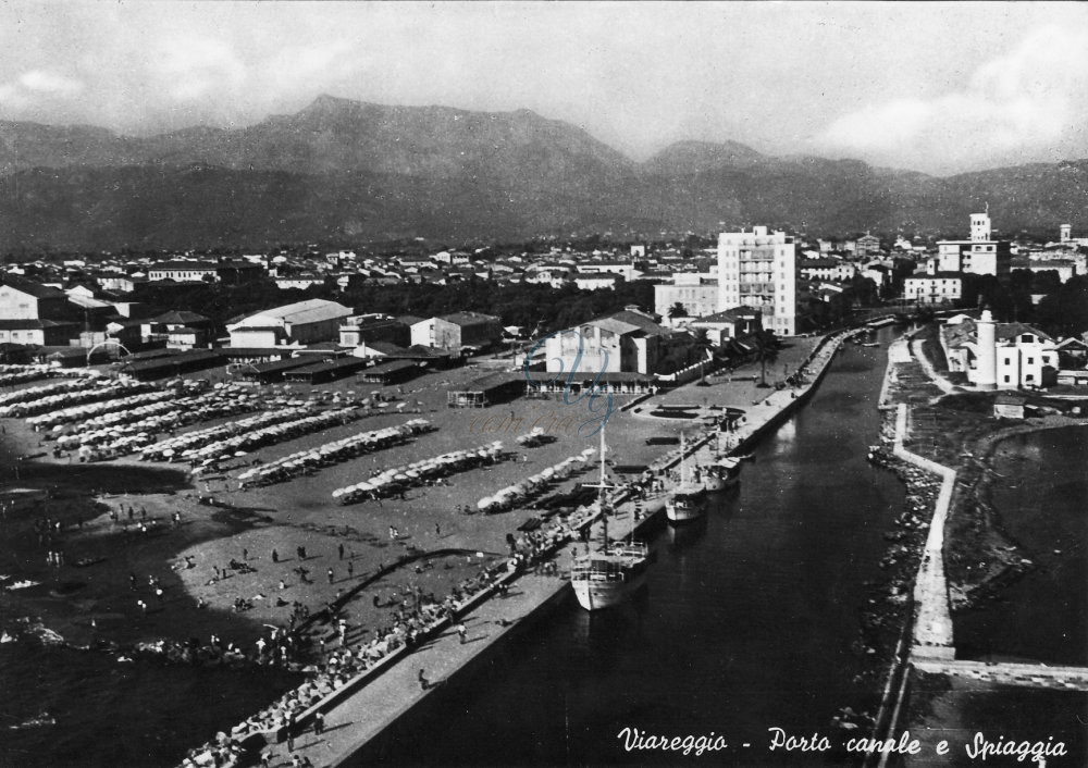 Porto canale e spiaggia Viareggio Anni '50