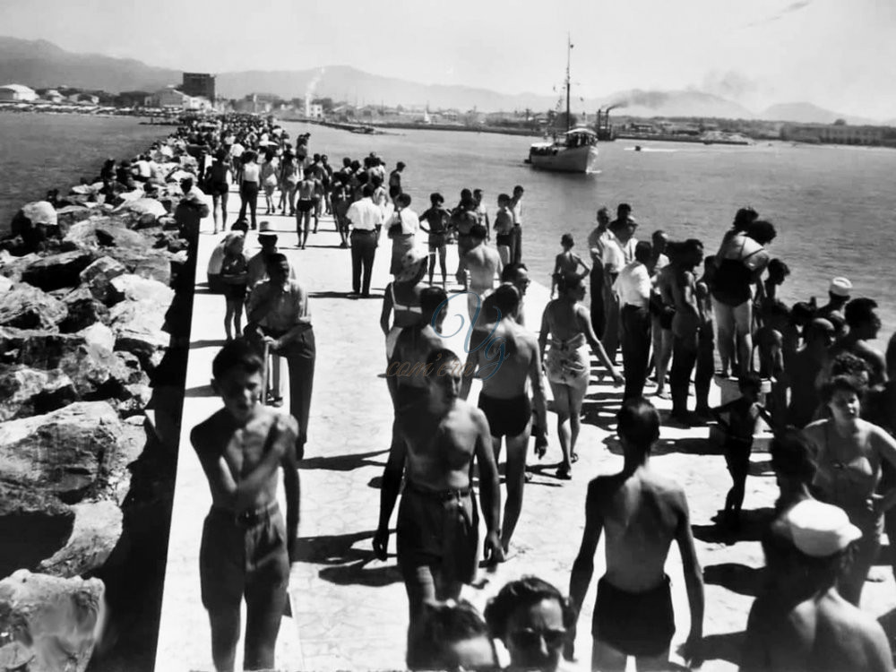 Turisti e bagnanti Viareggio Anni '50
