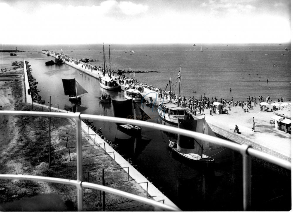 Veduta Canale e molo Viareggio Anni '50