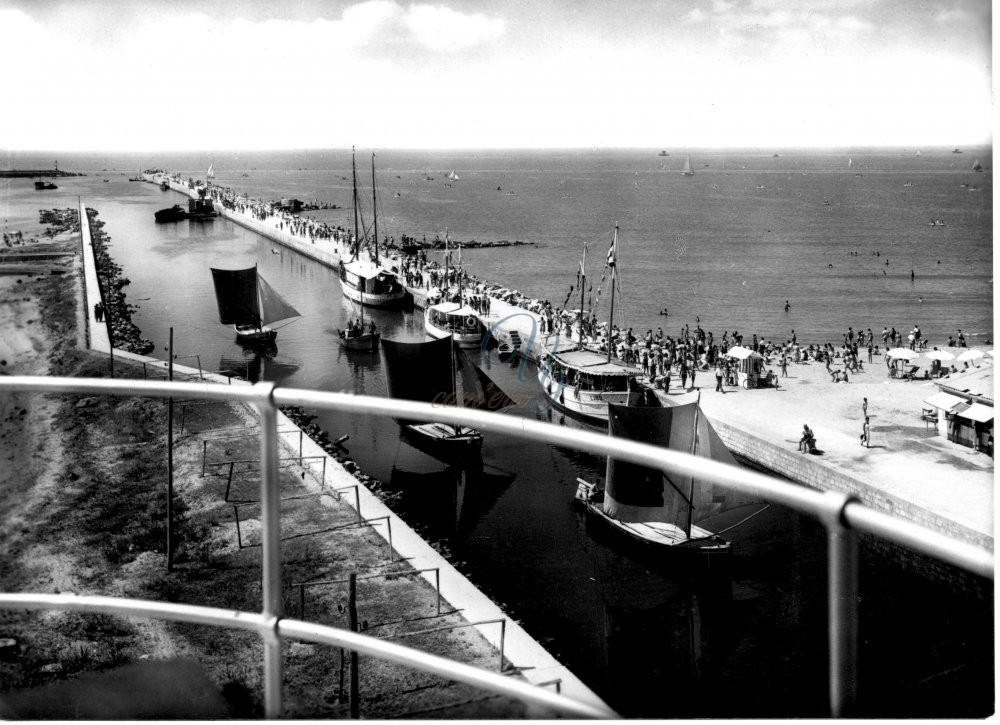 Veduta Canale e molo Viareggio Anni '50