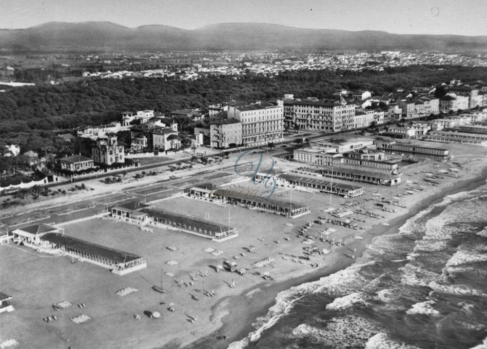 Veduta spiaggia Viareggio Anni '50