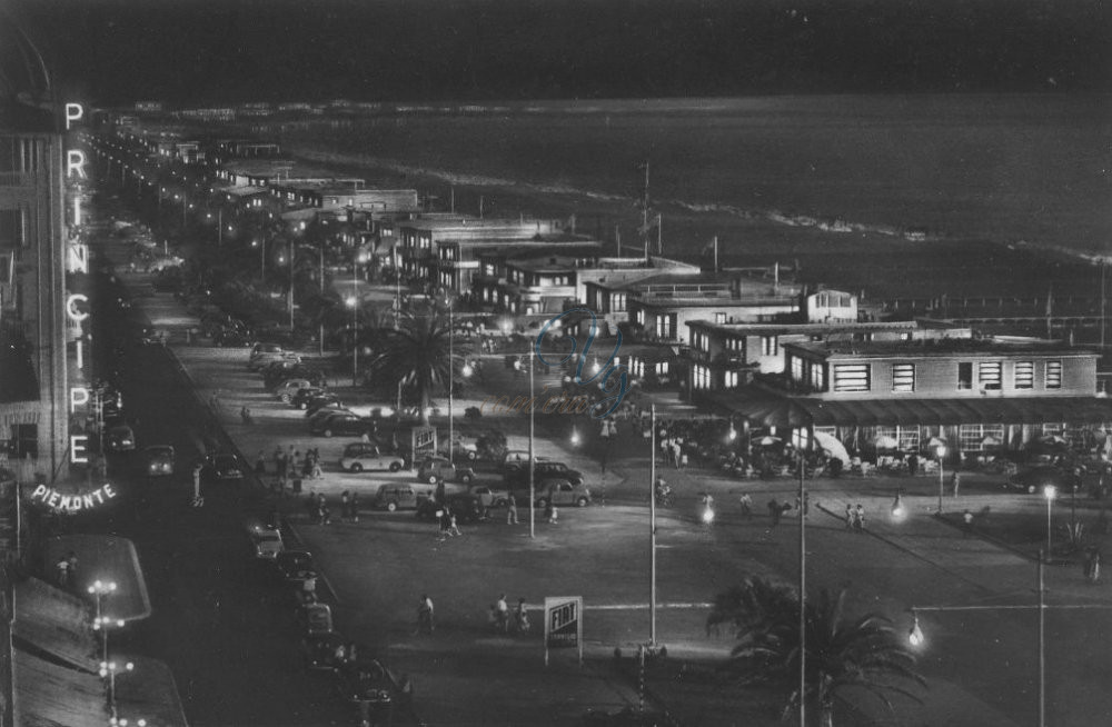 Viali a mare in notturna Viareggio Anni '50