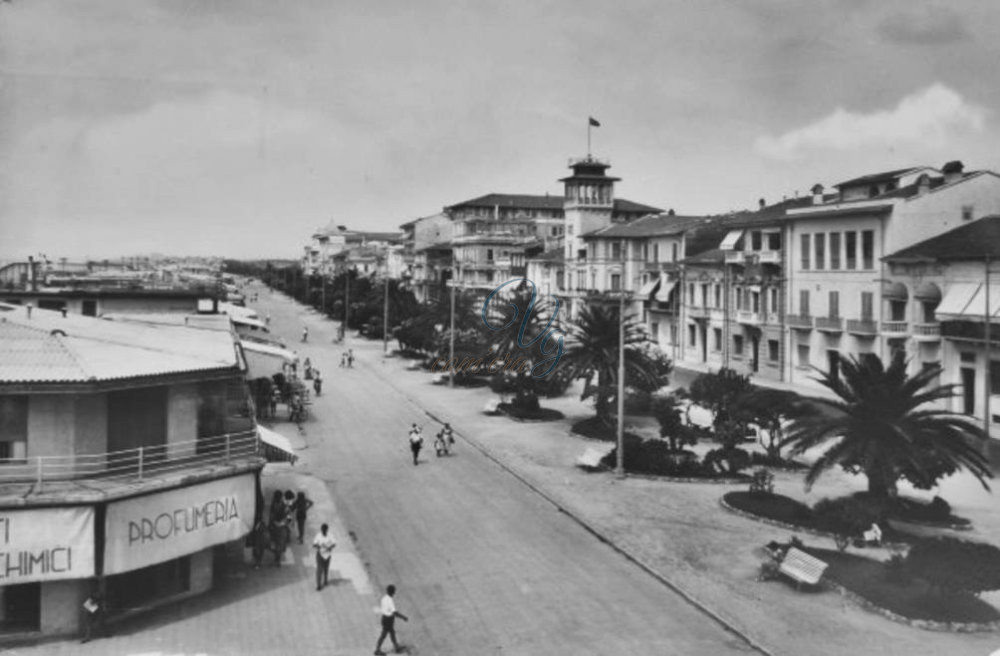 viale Marconi Viareggio Anno 1952