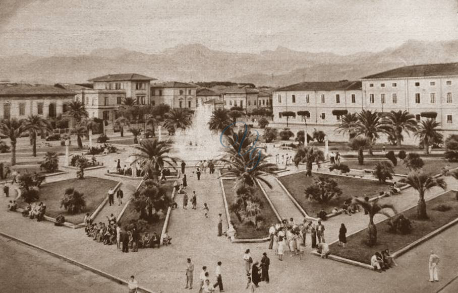 Piazza Mazzini Viareggio Anno 1954