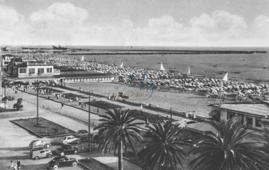 Piazza Mazzini Viareggio Anno 1955