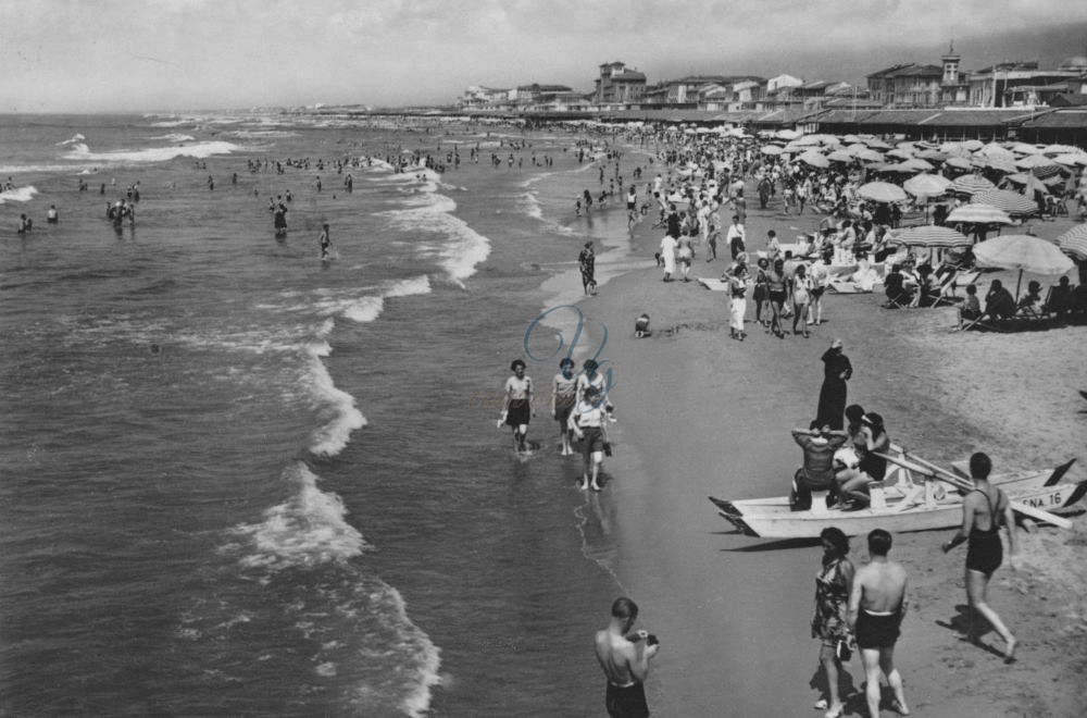 Bagni e bagnanti Viareggio Anno 1956