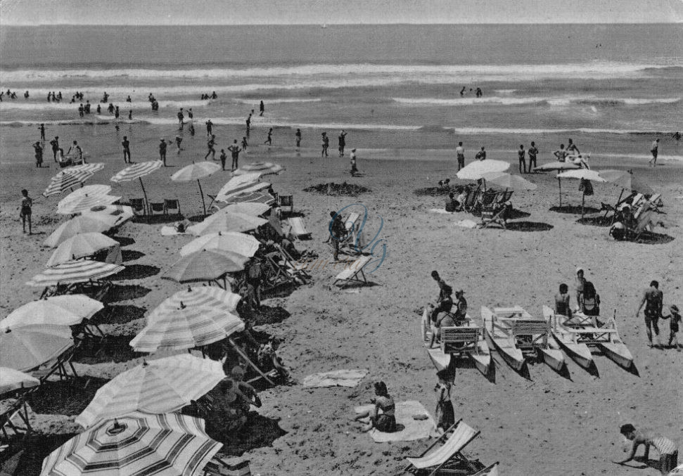 Spiaggia Viareggio Anno 1957