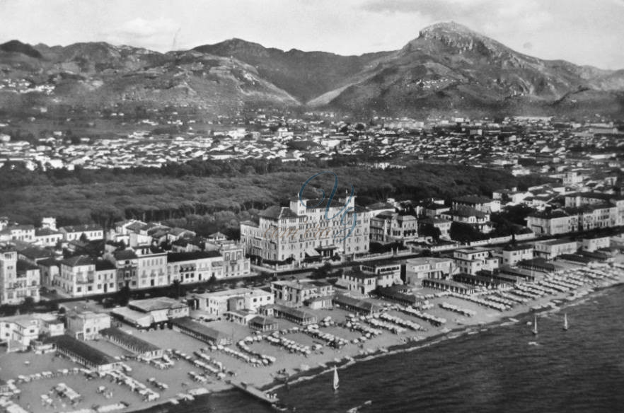 Veduta spiaggia Viareggio Anno 1959