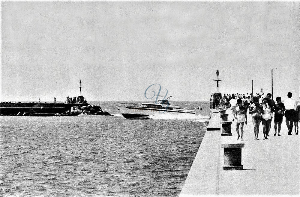 Entrata in Porto Viareggio Anni '60