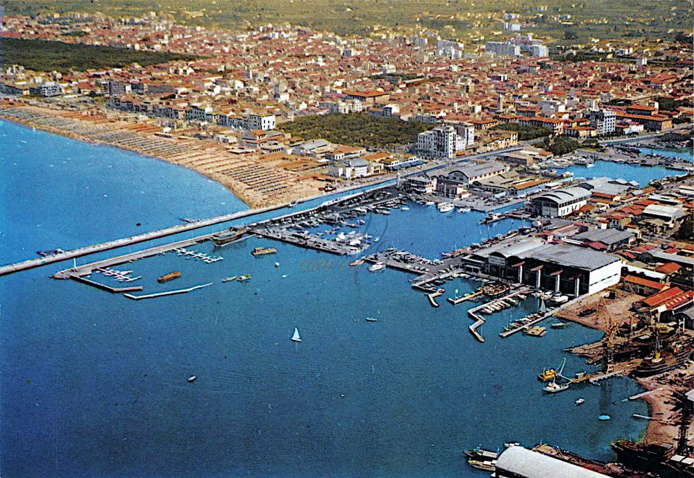 Panorama sulle darsene Viareggio Anni '60