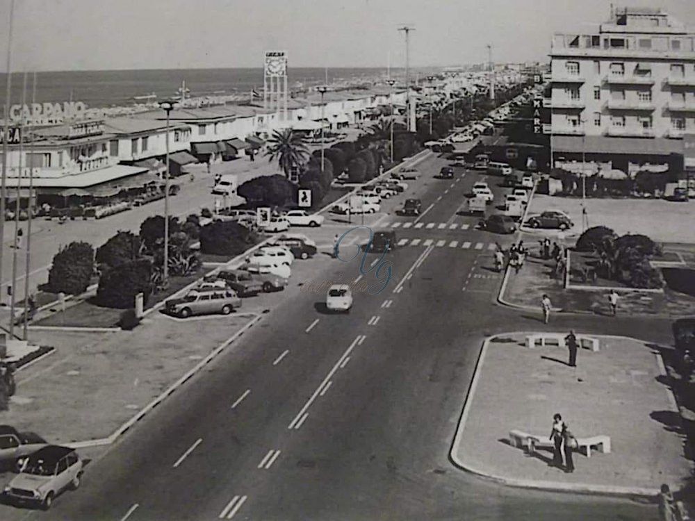 Piazza Mazzini Viareggio Anno 1965