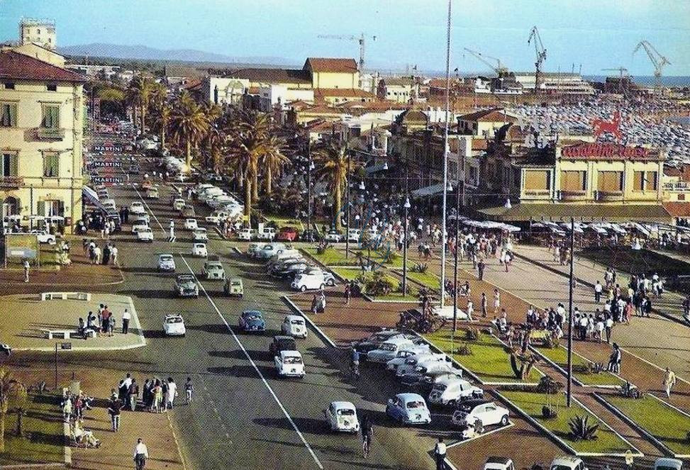 Piazza Mazzini Viareggio Anno 1967