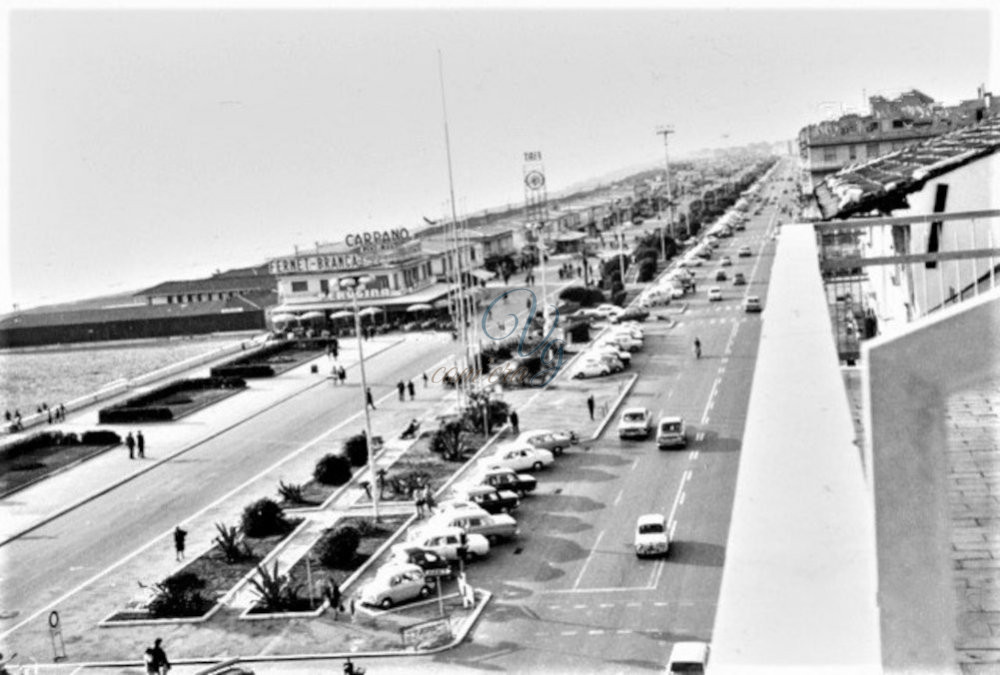 Veduta su Piazza Mazzini Viareggio Anni '60