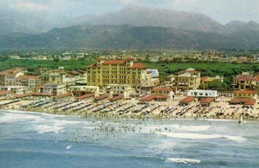 Panorama aereo spiaggia Viareggio Anni '70