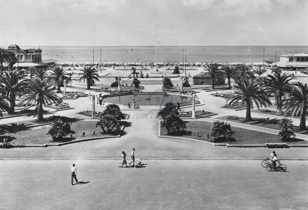 Piazza Mazzini Viareggio Anni '70