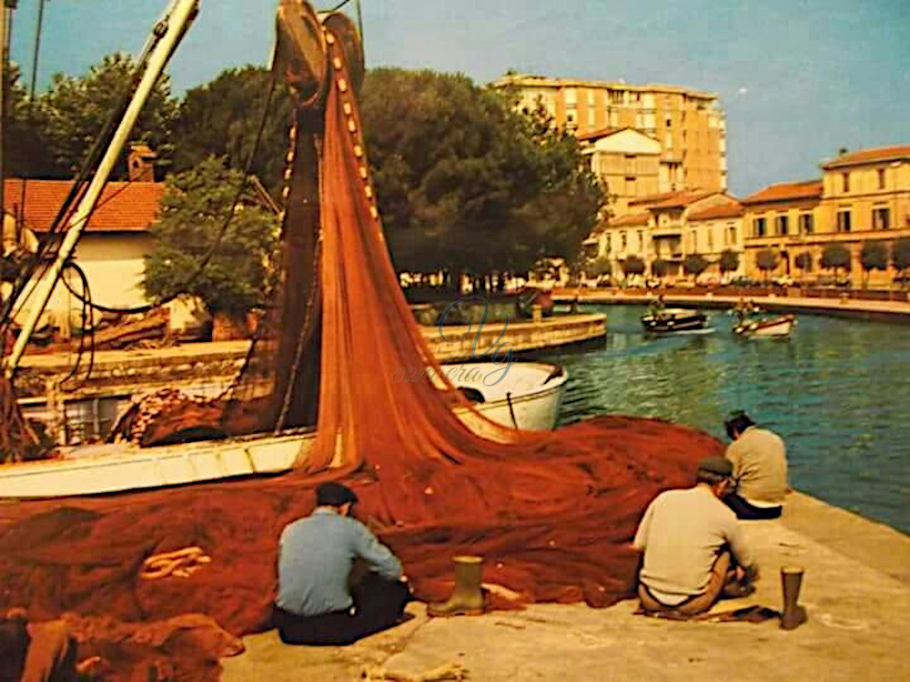 Riparazione delle reti Viareggio Anni '70