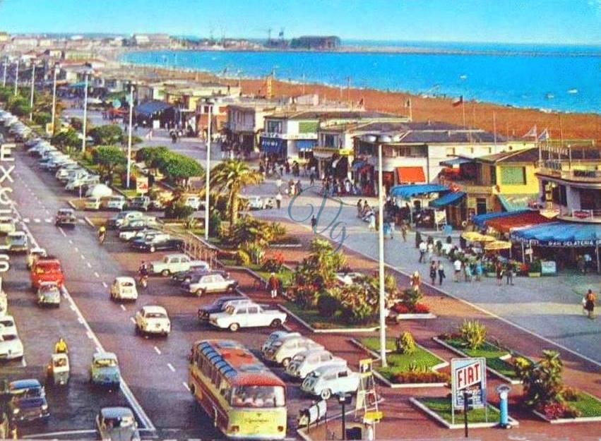 Lungomare Viareggio Anno 1971