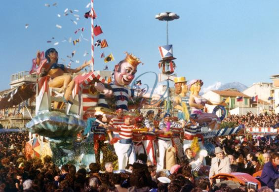 Il carnevale ai bagni Viareggio Anno 1975
