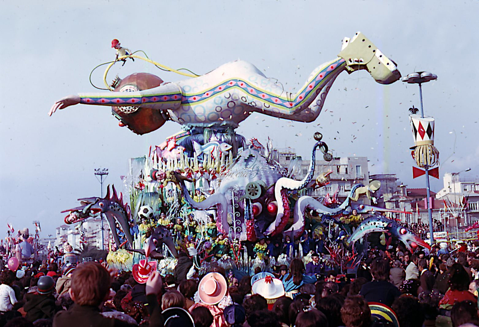 Ventimila beghe sotto i mari Viareggio Anno 1976