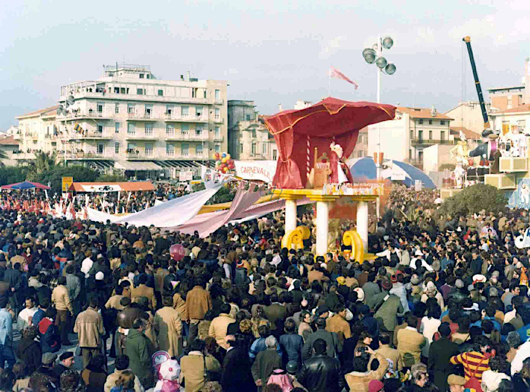 Arlecchin burlando dicea la verità Viareggio Anno 1981