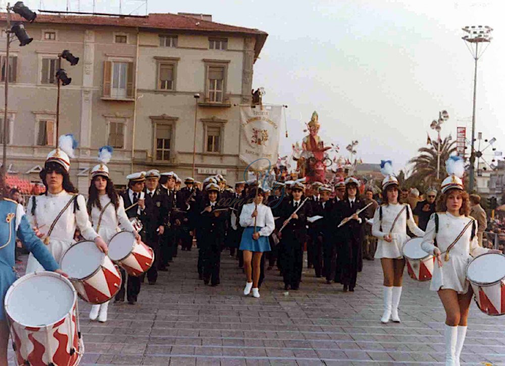 Parata delle bande Viareggio Anno 1982