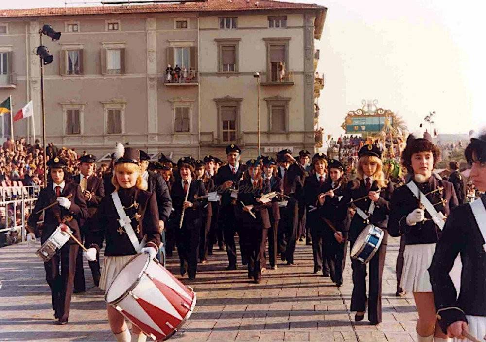 Parata delle bande Viareggio Anno 1982