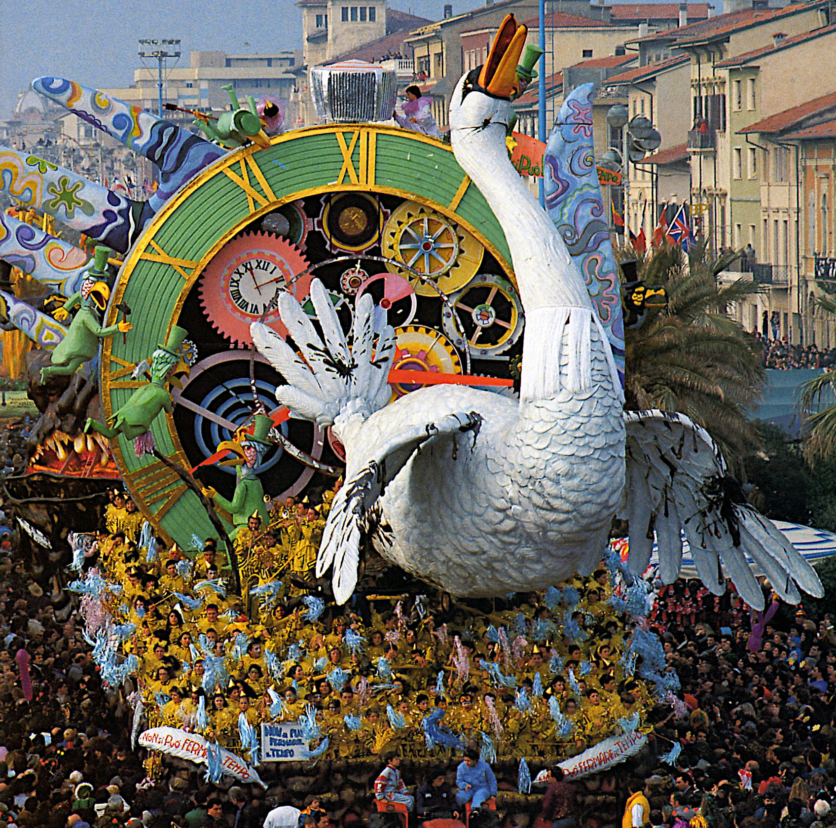 Non si pu&ograve; fermare il tempo Viareggio Anno 1990