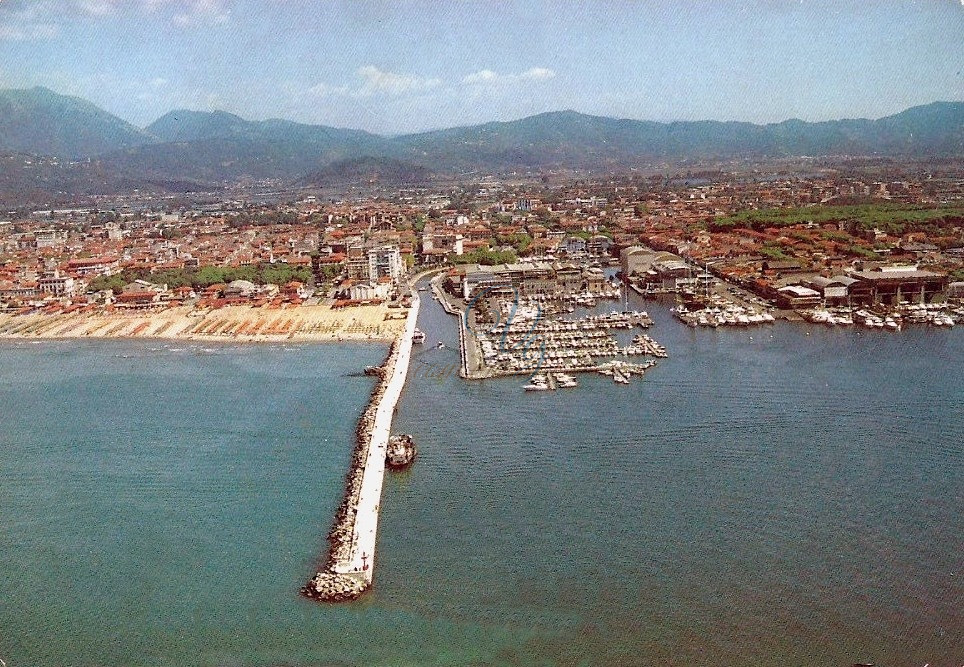 Panorama aereo sul porto Viareggio Anni '90