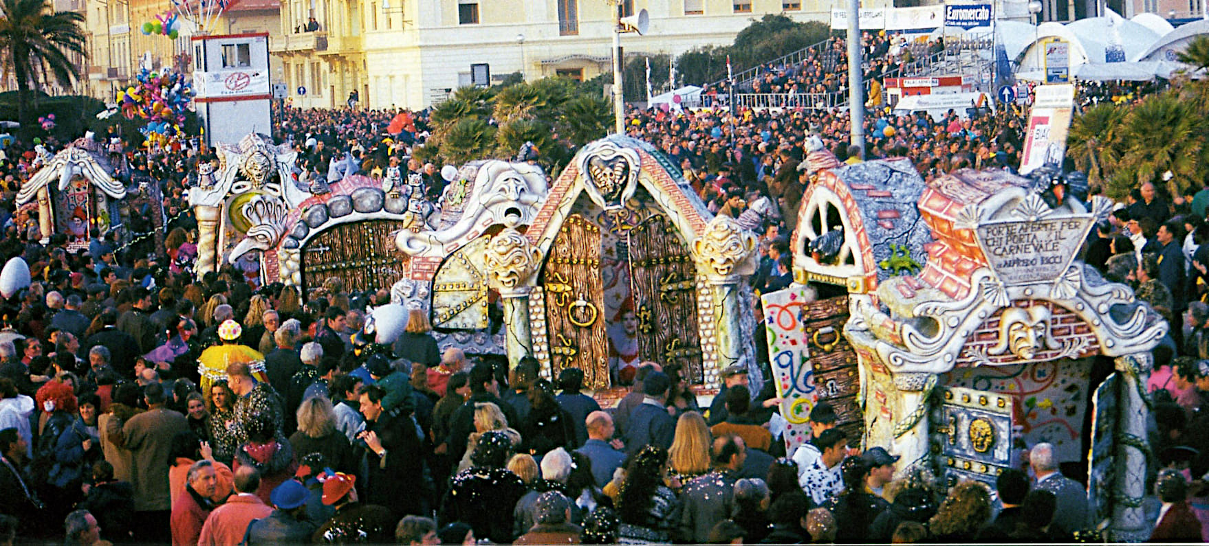 Porte aperte per chi porta il carnevale Viareggio Anno 1997
