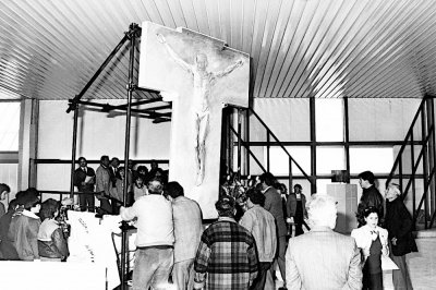 Installazione Crocifisso - Anno 1975
