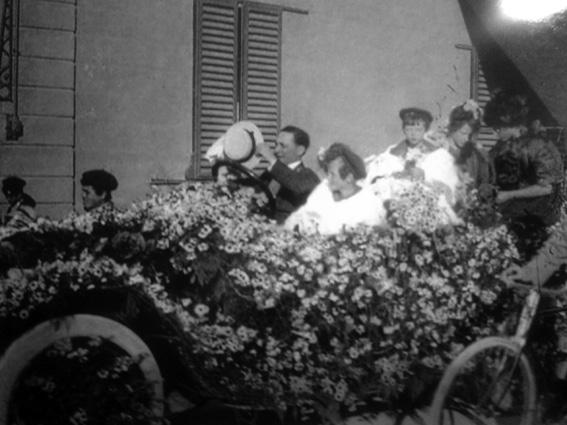 La splendida automobile di sig. Campanella - Carri Fioriti - Carnevale di Viareggio 1911