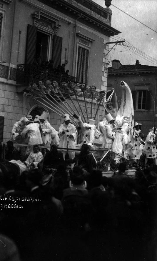 La follia ovvero gli spensierati di Spartaco Di Ciolo - Carri piccoli - Carnevale di Viareggio 1921